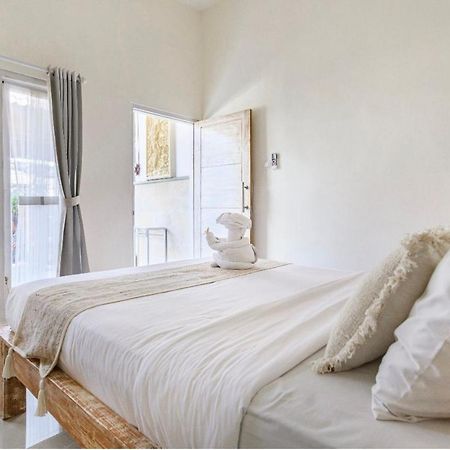 Pondok Chesia Homestay Canggu Εξωτερικό φωτογραφία