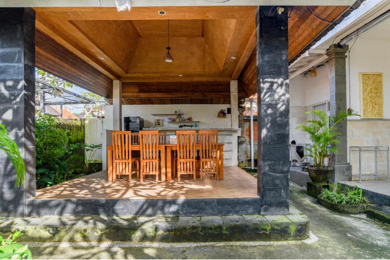 Pondok Chesia Homestay Canggu Εξωτερικό φωτογραφία